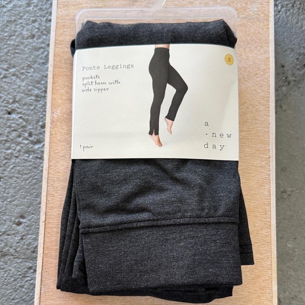 NWT size small A New Day Charcoal Ponte Leggings